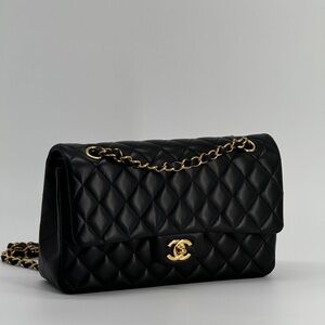 CHANEL Lambskin Quilted Medium
Double Flap Black Shoulder Bag Gold
Hardware